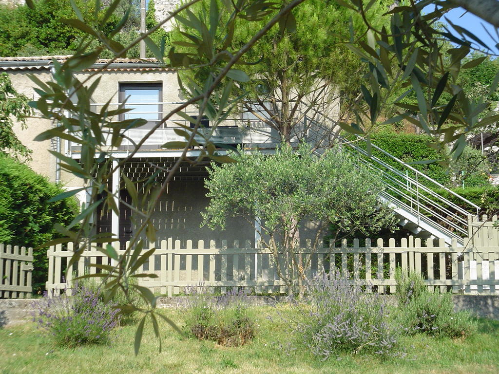 La Cabane De Pepe Emilien Bed & Breakfast Chomerac ภายนอก รูปภาพ