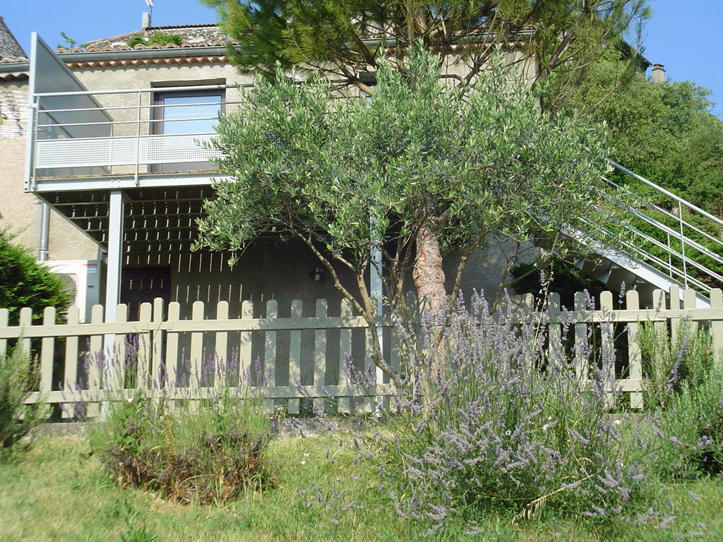 La Cabane De Pepe Emilien Bed & Breakfast Chomerac ภายนอก รูปภาพ